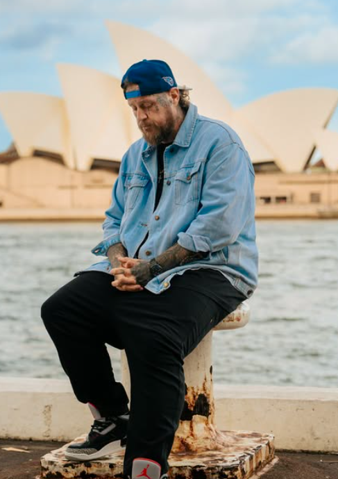 The filing comes after a major personal transformation that fans have been openly linking to the split. Online, commenters quickly began speculating about whether fame, confidence, and a changing lifestyle played a role. | Source: Instagram/jellyroll615