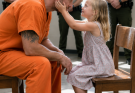 Hours Before His Execution, a De:ath Row Inmate Asked to See His 8-Year-Old Daughter One Last Time—Then She Whispered Something That Made the Warden Stop Everything
